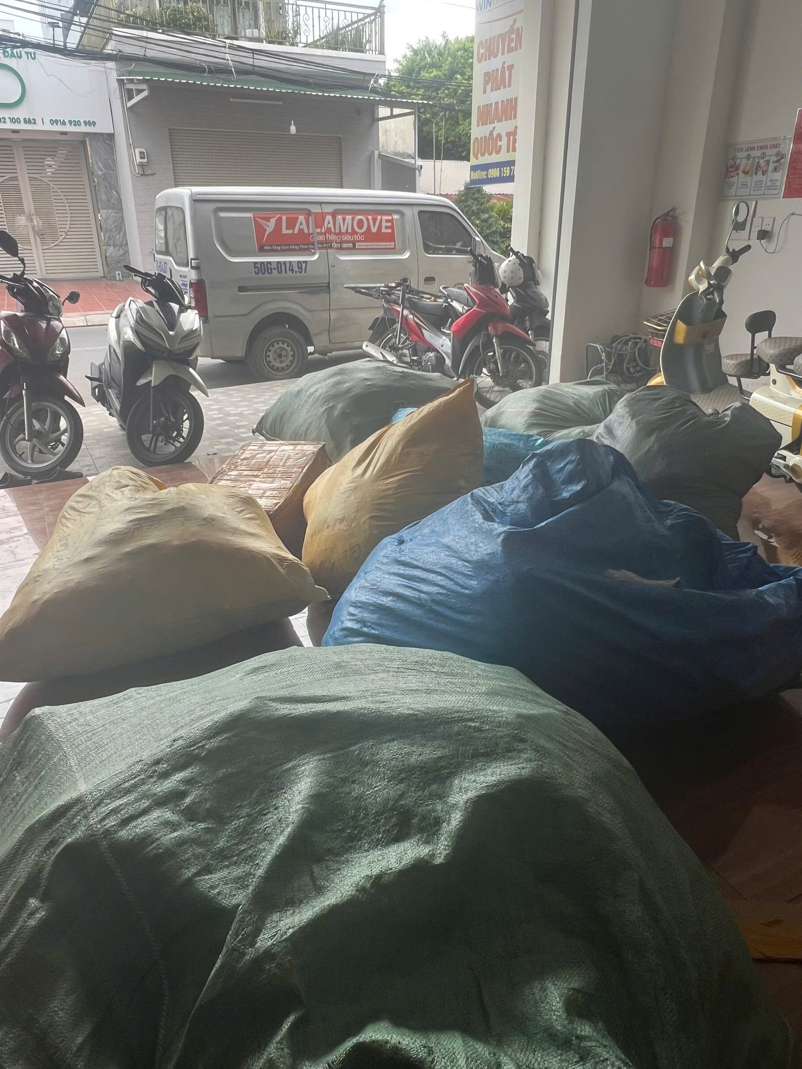 Gửi hàng đi ÚC tại Trà Vinh
